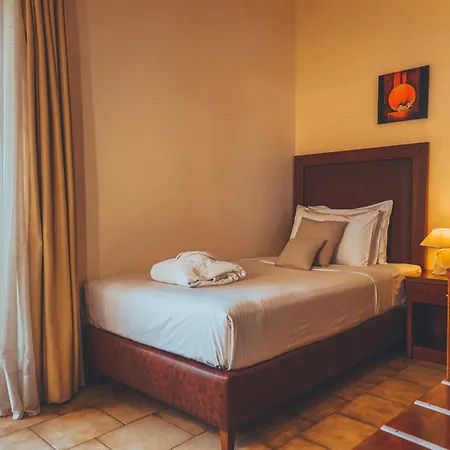 Hotel Apollo Art 4*