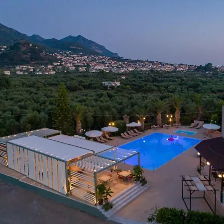 Apollo Art Hotel 4*