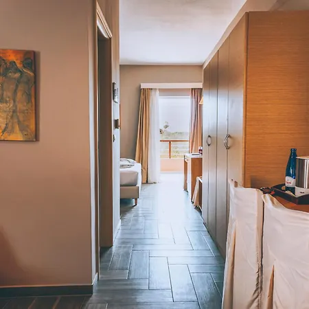 Apollo Art Hotell Kyparissia