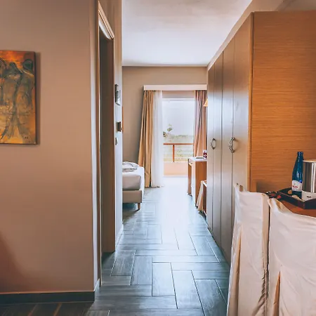 Apollo Art 4* 基帕里夏