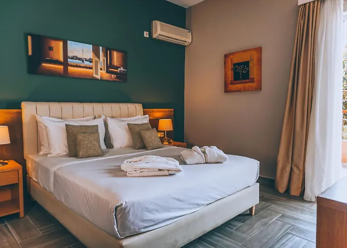 Apollo Art Hotel 4*